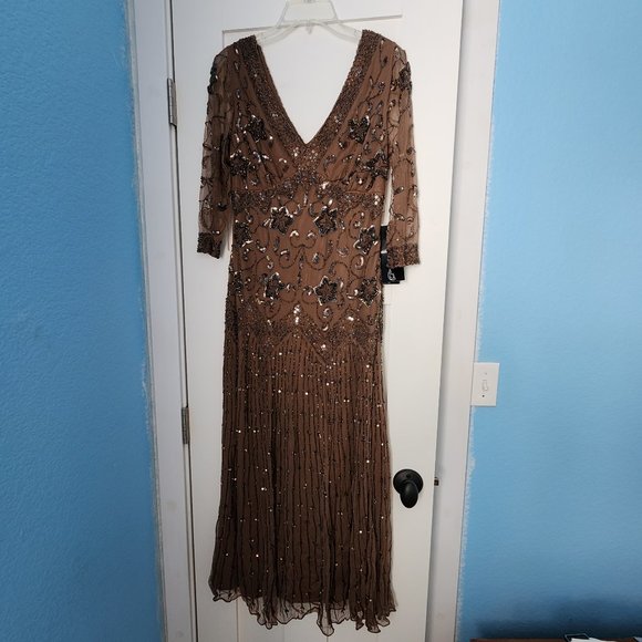 Dress - Picture 1 of 4